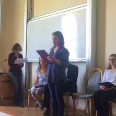 Katarzyna Godzwon czyta swój wiersz | Katarzyna Godzwon liest ihr Gedicht vor