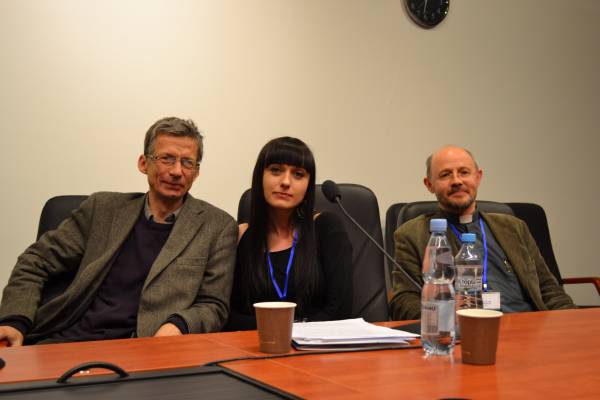 Uczestnicy konferencji Sacrum w kinie dekadę później. Od lewej: dr Zbyszek Dymarski, dr Joanna Sarbiewska, ks. dr hab. Marek Lis.