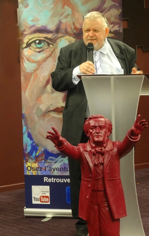 Prof. Michał Piotr Mrozowicki przemawia w hotelu Sofitel