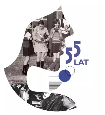 Czarno-białe zdjęcia napis 55 lat