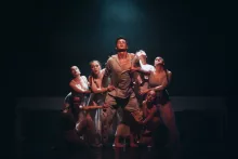 Spektakl teatru tańca PUZZLE w reżyserii i choreografii Karoliny Kucy. Nagroda Rektora UG dla  najlepszego spektaklu tegorocznego "PSTRO. II Przeglądu Studenckich Teatralnych Realizacji Offowych"