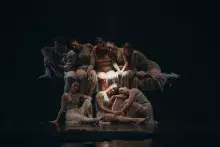 Spektakl teatru tańca PUZZLE w reżyserii i choreografii Karoliny Kucy. Nagroda Rektora UG dla  najlepszego spektaklu tegorocznego "PSTRO. II Przeglądu Studenckich Teatralnych Realizacji Offowych"