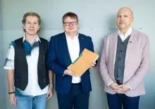 Od lewej: prof. Grzegorz Piotrowski, prof. Wiesław Laskowski i dr Karol Szymański