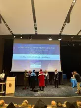 Wręcznaie nagród na scenie