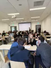 Studenci z Norwegii pracujący w grupach ze studentami z Polski