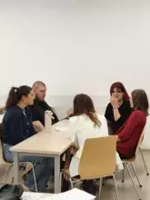 Studenci z Norwegii pracujący w grupach ze studentami z Polski