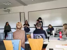 Studenci podczas przedstawienia 