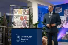 Odkrywanie ukrytego - wernisaż wystawy „Szczodrość form. Alfons Łosowski” w Muzeum UG