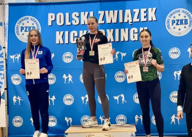 Margareta Kąkol, studentka I roku filologii polskiej Vice-Mistrzyni Polski kickboxingu w formule…
