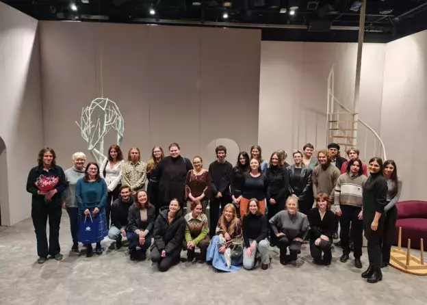 Studenci skandynawistyki na "Upiorach" w Teatrze Wybrzeże