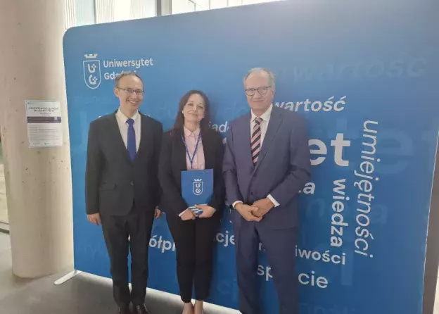 "Kompetencje językowe na rynku pracy…