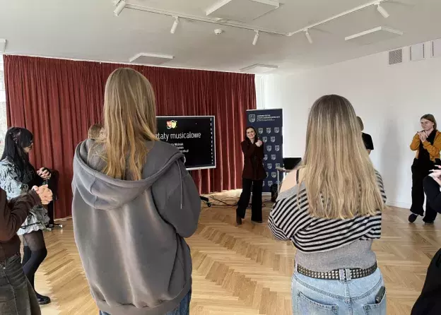 Warsztaty teatralne w Uniwersyteckim Liceum…