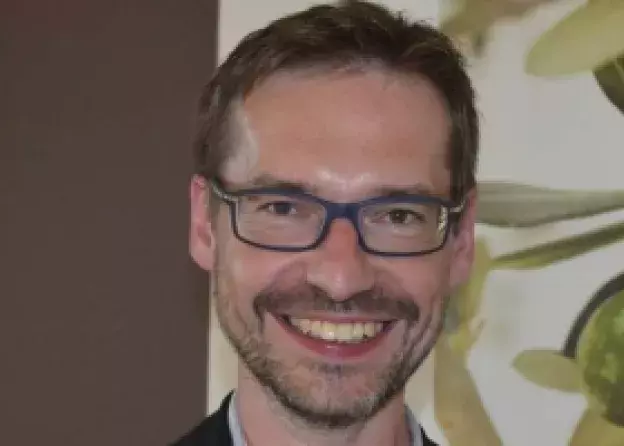 Filologia daje wolność... i pracę - wywiad z Dziekanem Wydziału Filologiczego prof. UG dr. hab.…