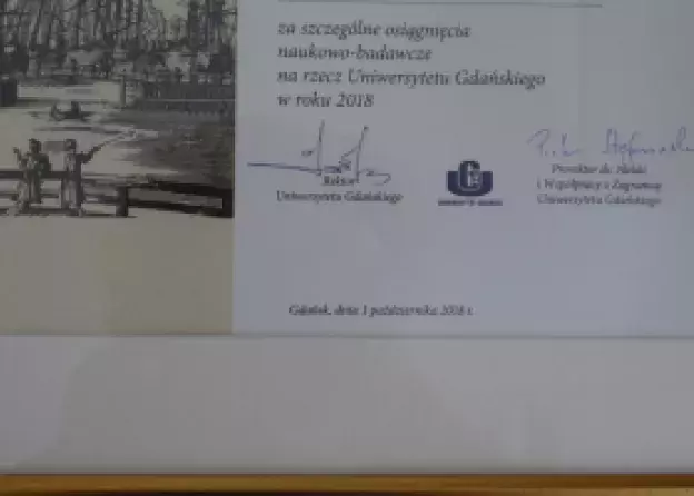 Dyplomy uznania za szczególne osiągnięcia naukowo-badawcze dla prof. Aleksandry Ubertowskiej i prof…