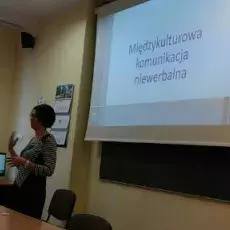 "Międzykulturowa komunikacja niewerbalna" w ramach projektu edukacyjnego Zaproś naukowca do szkoły